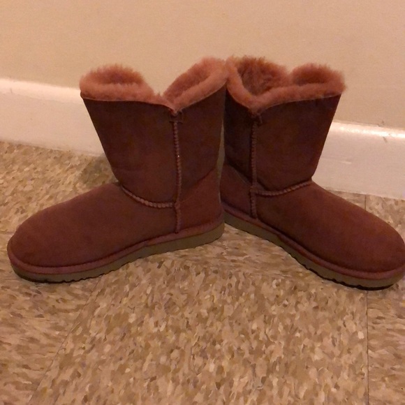 SOLD - Mauve Ugg Boots - Picture 4 of 6